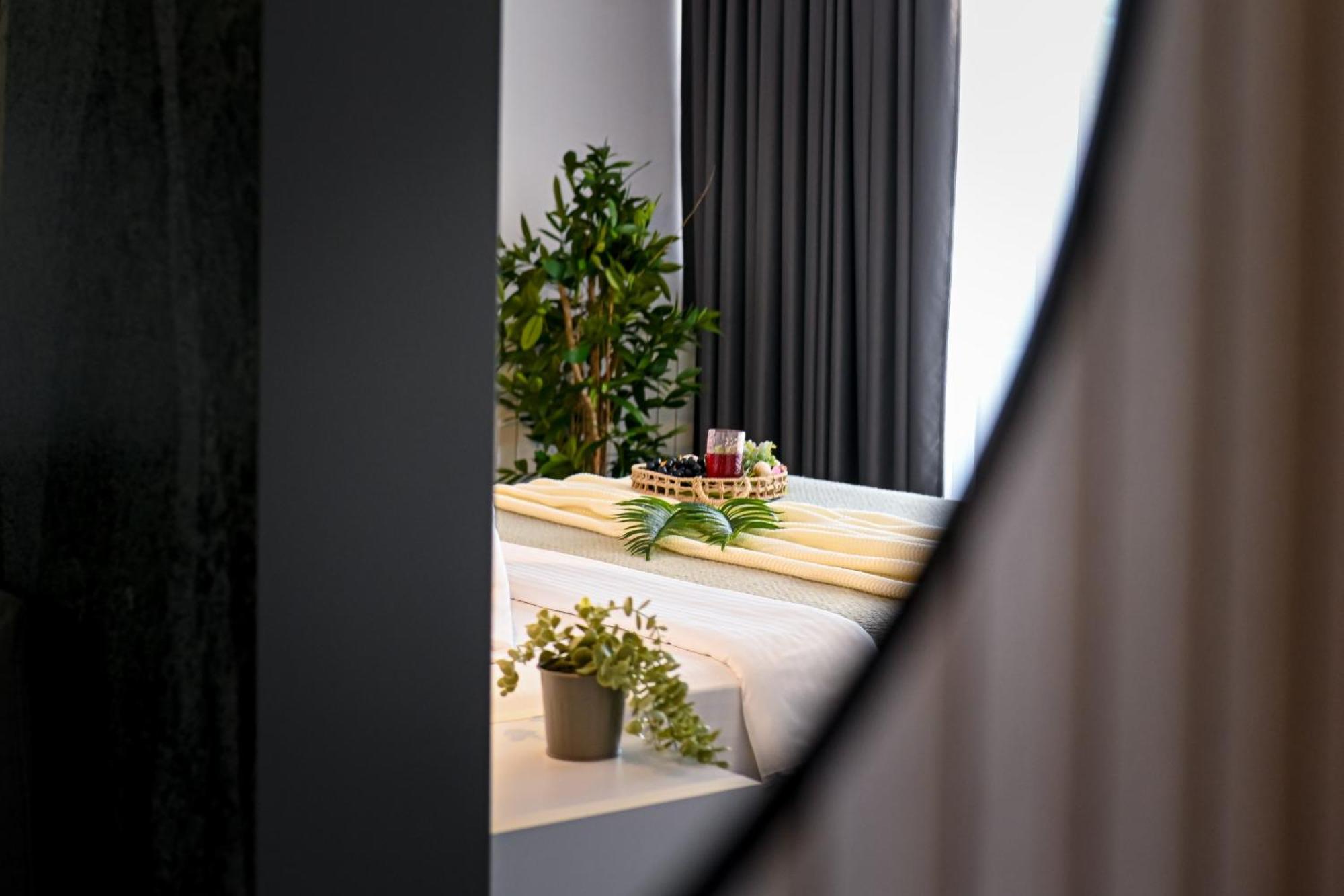 Urban Elegance - Stylish Central Accommodation Bukarest Zimmer foto