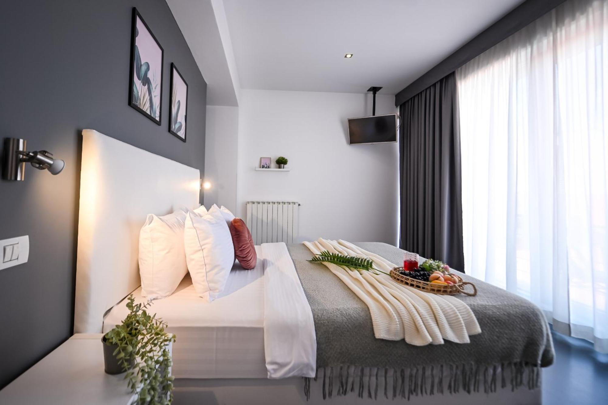Urban Elegance - Stylish Central Accommodation Bukarest Zimmer foto