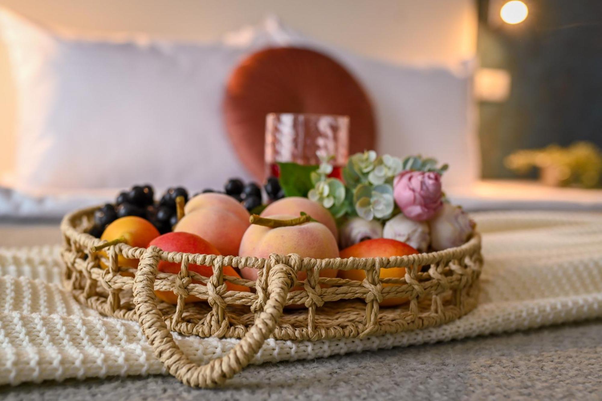 Urban Elegance - Stylish Central Accommodation Bukarest Zimmer foto
